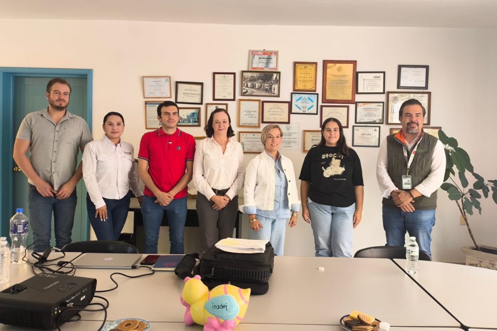 INADEJ trabajando con Driscoll's
